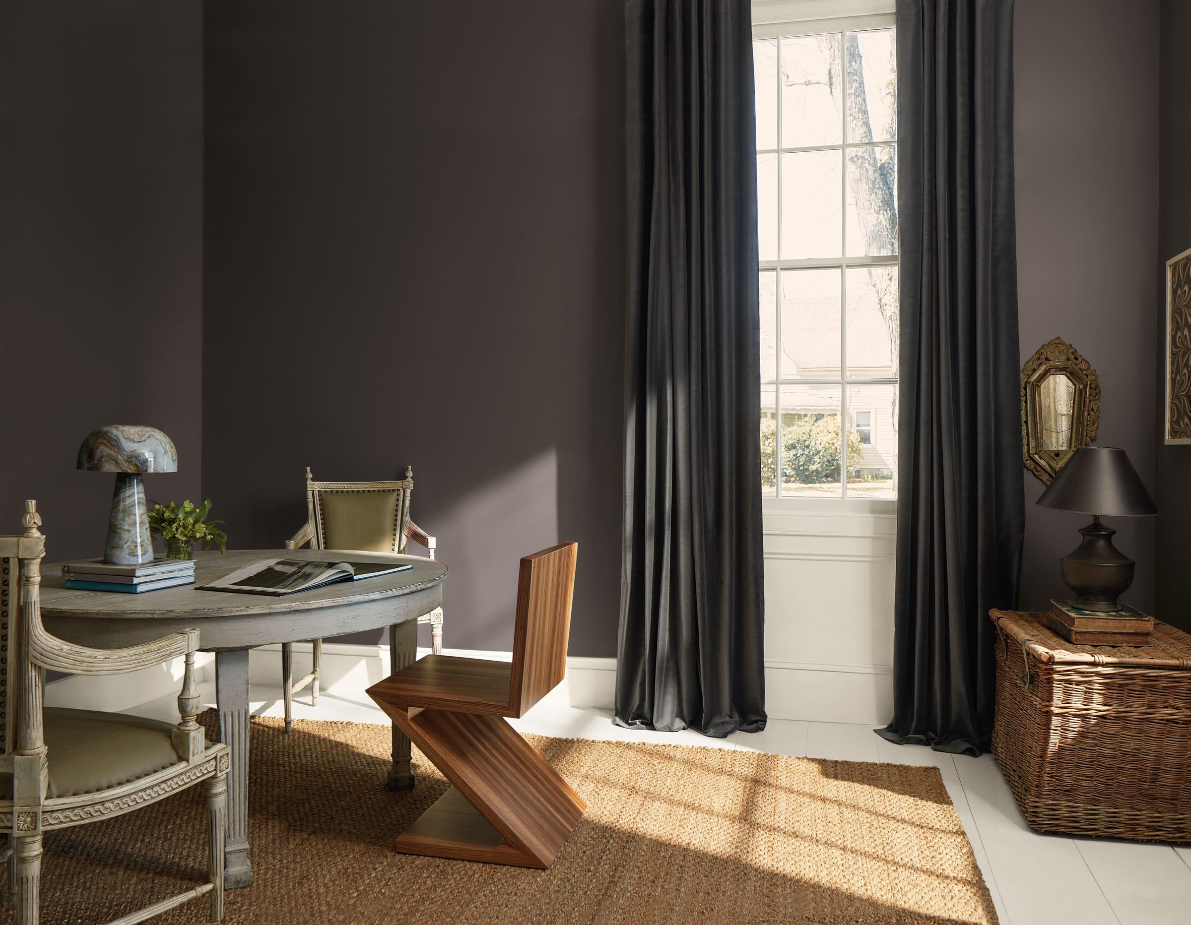 Silhouette AF-655 by Benjamin Moore